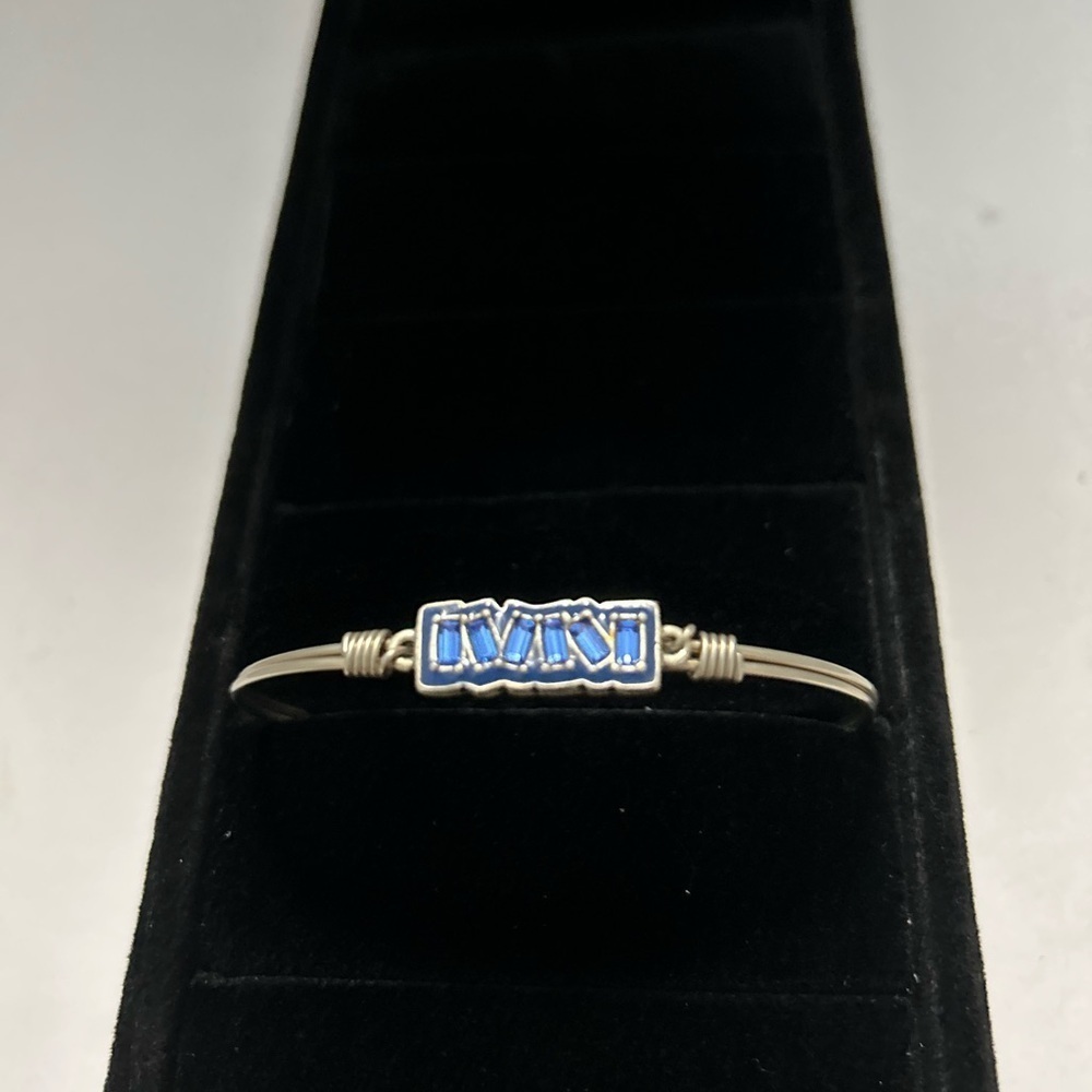 Luca & Danni Women’s Wire Bracelet